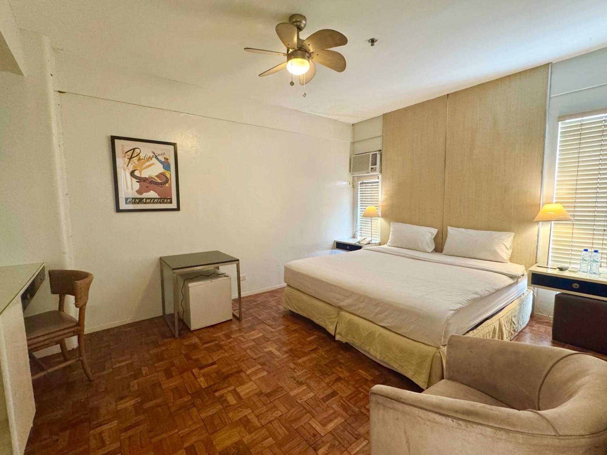 The Clipper House, Poblacion Makati Manila Bilik gambar