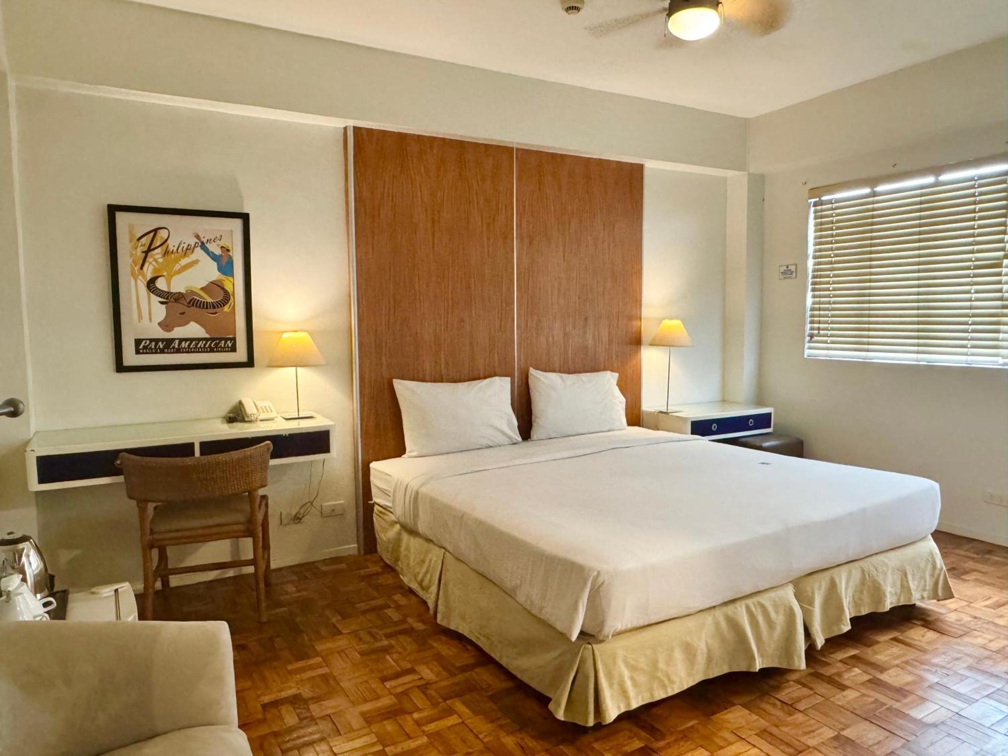 The Clipper House, Poblacion Makati Manila Bilik gambar